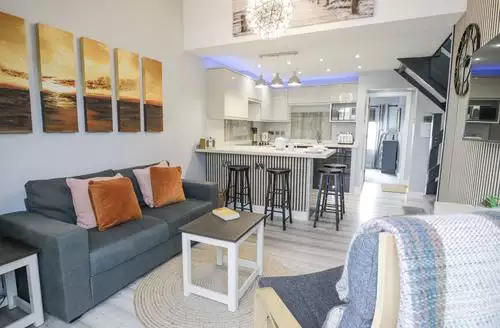 2 bedroom Harbwr Hideaway in North Wales