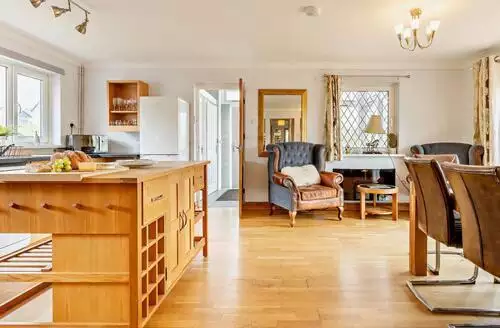 5 bedroom 5 Bed Cottage In Bow Street in North Wales