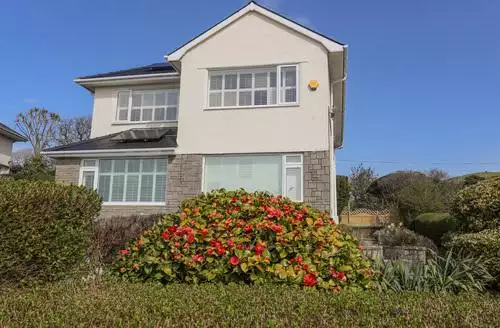 4 bedroom Awelfryn in North Wales