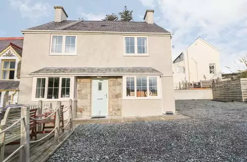 4 bedroom Castell in North Wales