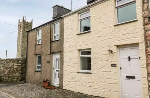 1 bedroom Haddef in North Wales