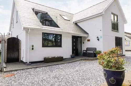 4 bedroom Seagull Shack in North Wales