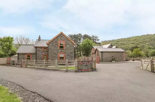 3 bedroom The Farmhouse in North Wales