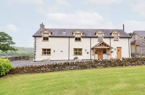 4 bedroom Ty Gwyn in North Wales
