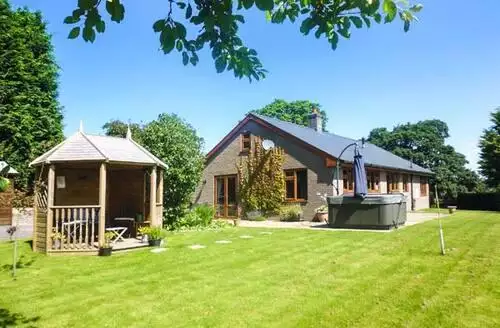 2 bedroom Tynddol Bungalow in North Wales