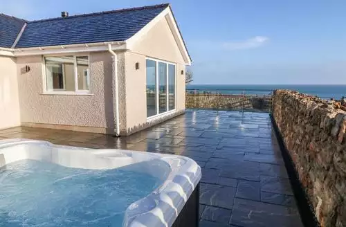 4 bedroom Yr Hen Feudy in North Wales