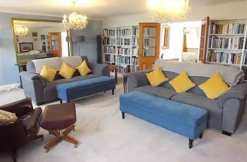 3 bedroom 3 Bed Apartment In Tenby in Pembrokeshire