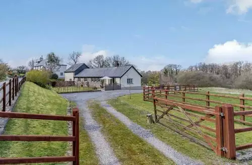 2 bedroom 2 Bed Cottage In Clynderwen in Pembrokeshire