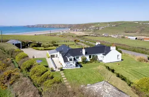 3 bedroom 3 Bed Cottage In Newgale in Pembrokeshire