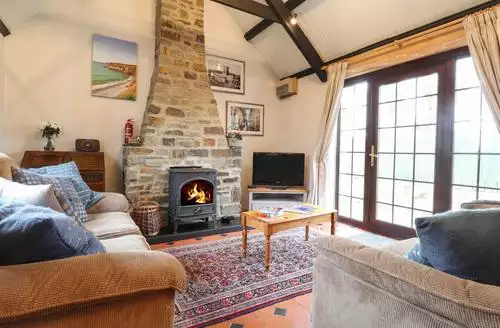 2 bedroom Bwthyn Alarch in Pembrokeshire