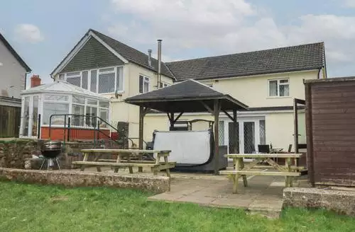 5 bedroom Greenhaven in Pembrokeshire