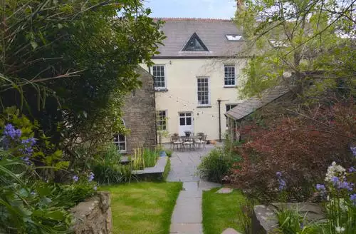 6 bedroom The Secret Garden in Pembrokeshire
