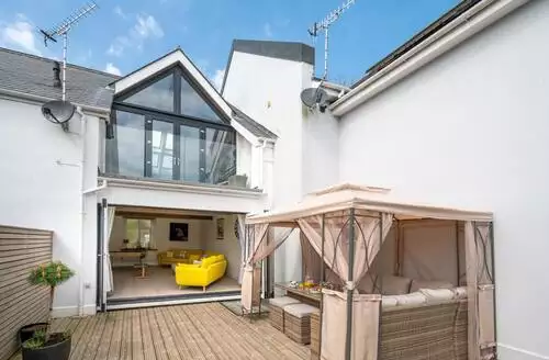 4 bedroom 4 Bed Cottage In Saundersfoot beach and hot tub in Saundersfoot
