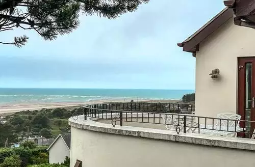 2 bedroom 2 Bed Apartment In Aberdovey in Snowdonia