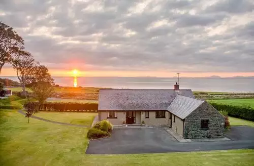 4 bedroom 4 Bed Cottage In Llwyngwril in Snowdonia