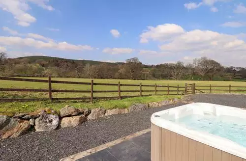 3 bedroom Beudy Bach Barn in Snowdonia