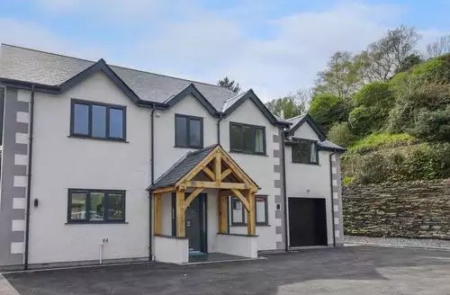5 bedroom Ty Mawr in Snowdonia