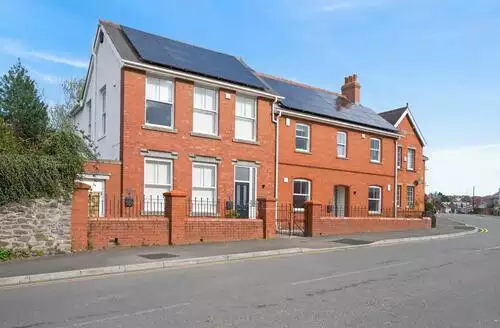 2 bedroom 2 Bed Apartment In Abergavenny in South Wales