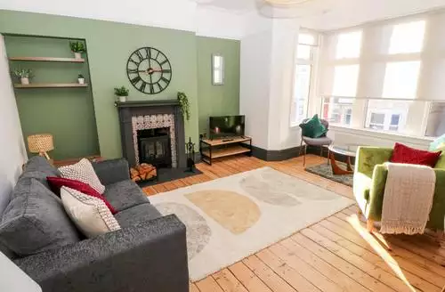 2 bedroom 36A Mary Street in South Wales