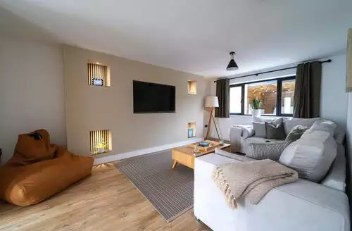 5 bedroom 5 Bed Cottage In Ogmore By Sea beach and hot tub in South Wales