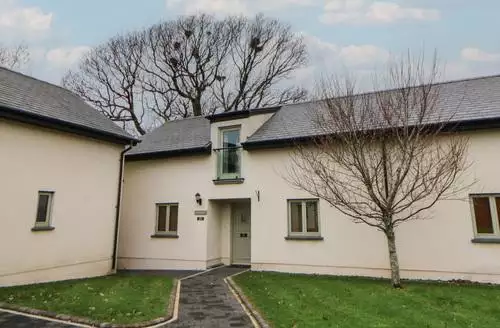 1 bedroom Rose Apartment   Gower in West Wales