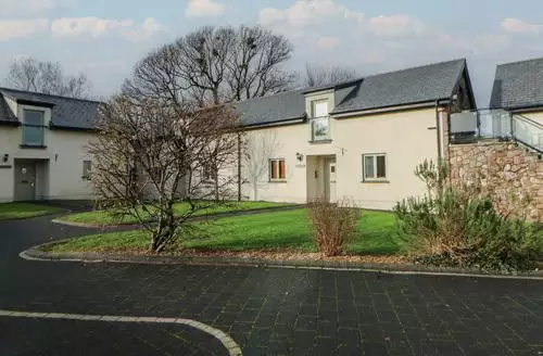 1 bedroom Willow Apartment   Gower in West Wales