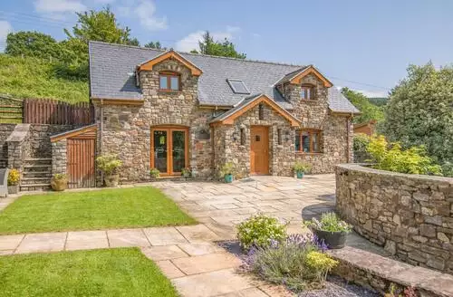 3 bedroom 3 Bed Cottage In Crynant in West Wales