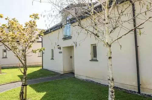 2 bedroom Oak Tree Cottage   Gower in West Wales